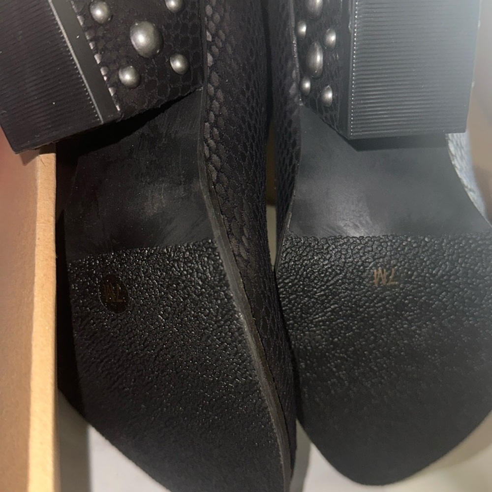 Stylish western ankle boot